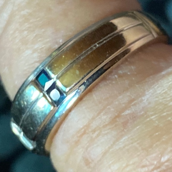 Women’s 10 carat white gold , diamond and saphire ring - Picture 2 of 4